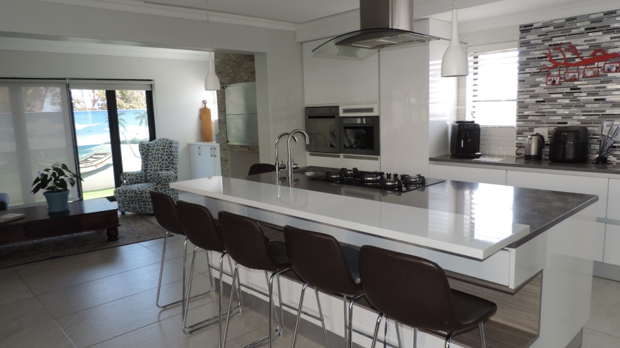 3 Bedroom Property for Sale in Calypso Beach Western Cape